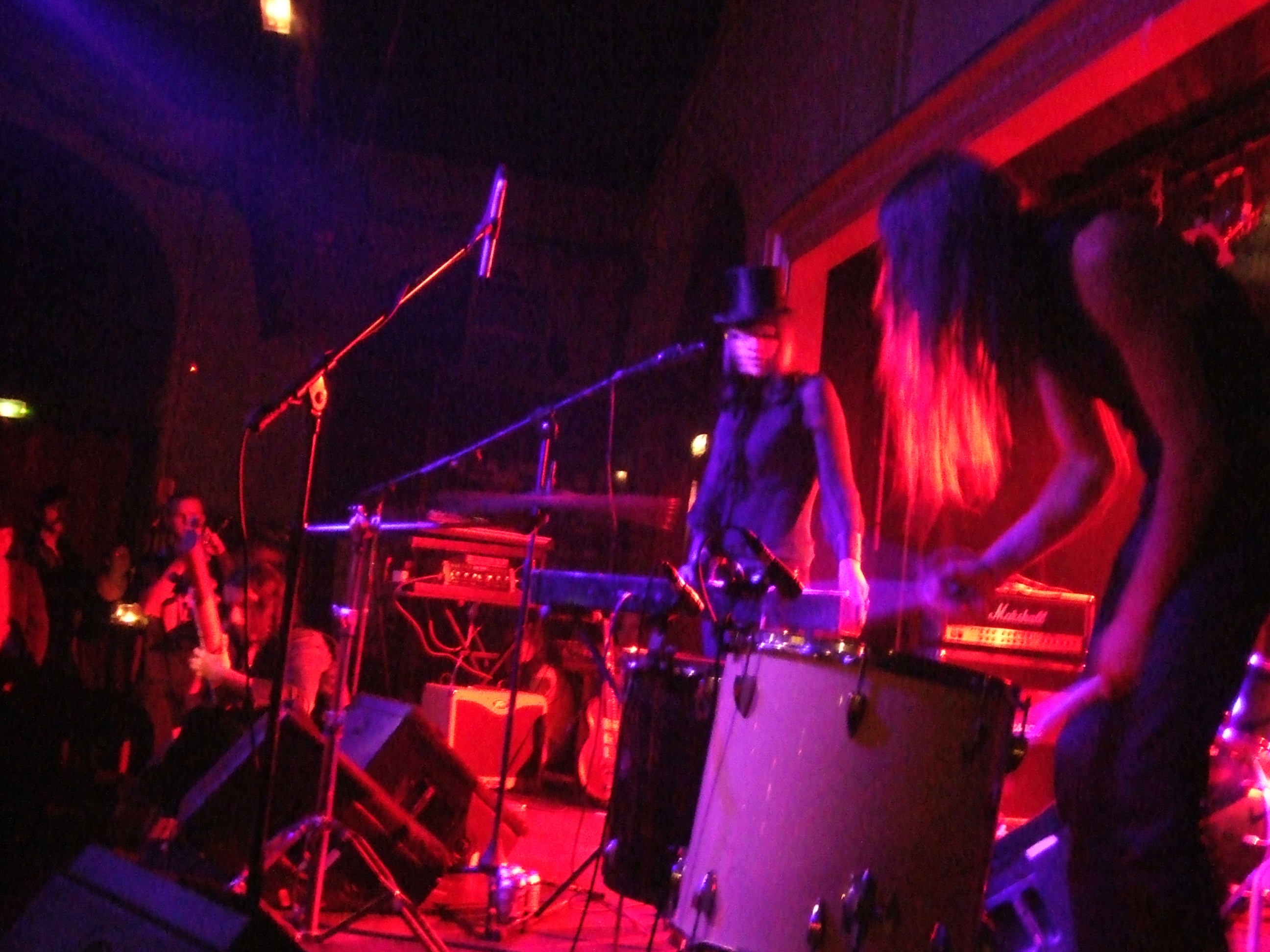 Aqua Nebula Oscillator, 2006